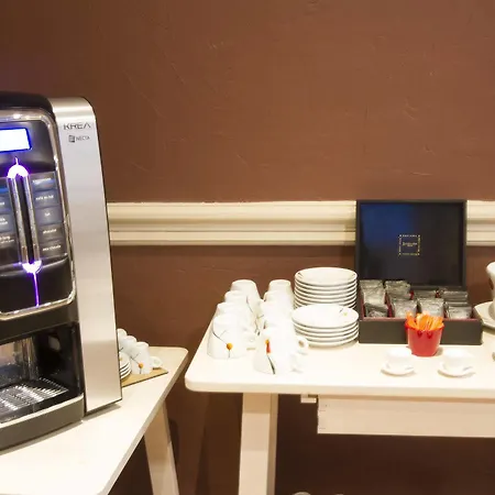 罗阿纳布里特柔尼格兰德酒店 酒店 罗阿纳